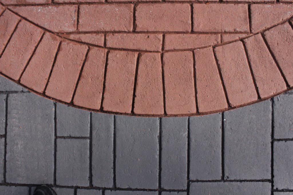 StreetBond reference photograph — Brick Pattern Red Grey